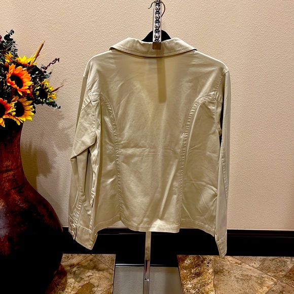 NWOT, “MOTTO”, Size XL, Woman’s Blazer. Color - Khaki. - Picture 2 of 8